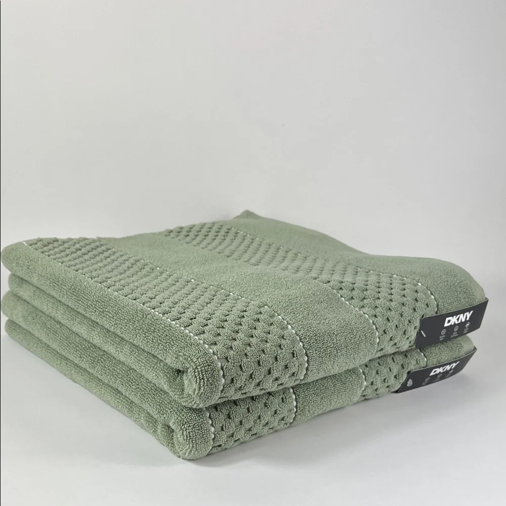 DKNY Bath Towels Green White Stripe Luxury Plush Cotton Quick Dry Set of 2 NEW